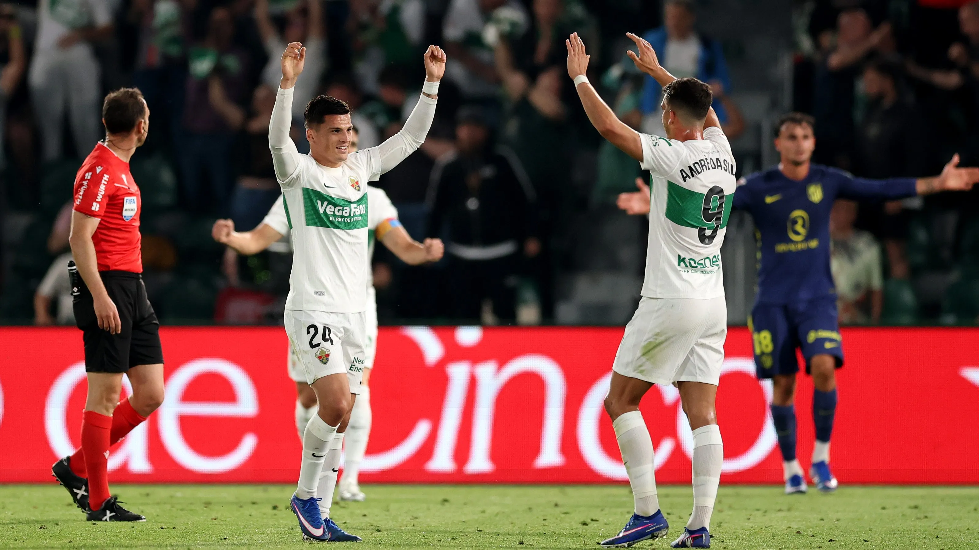 Lucas Cepeda y Elche se juegan una final ante Alavés. (Foto: Clive Brunskill/Getty Images)