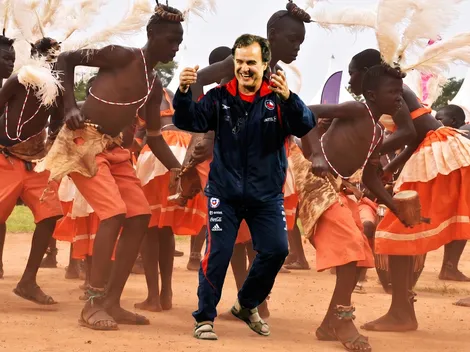 Echan al agua a Bielsa en La Roja por los bailes de Sudáfrica 2010