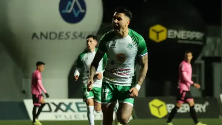 Los Delfines llegaron a la cima del torneo.