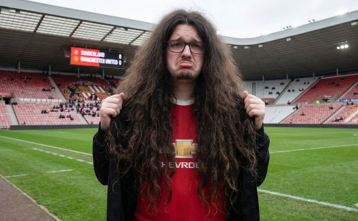 El famoso hincha del Manchester United no se va a cortar el pelo por lo menos hasta septiembre