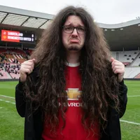 ¡Chubaca! Hincha del United no se cortará el pelo hasta septiembre... al menos