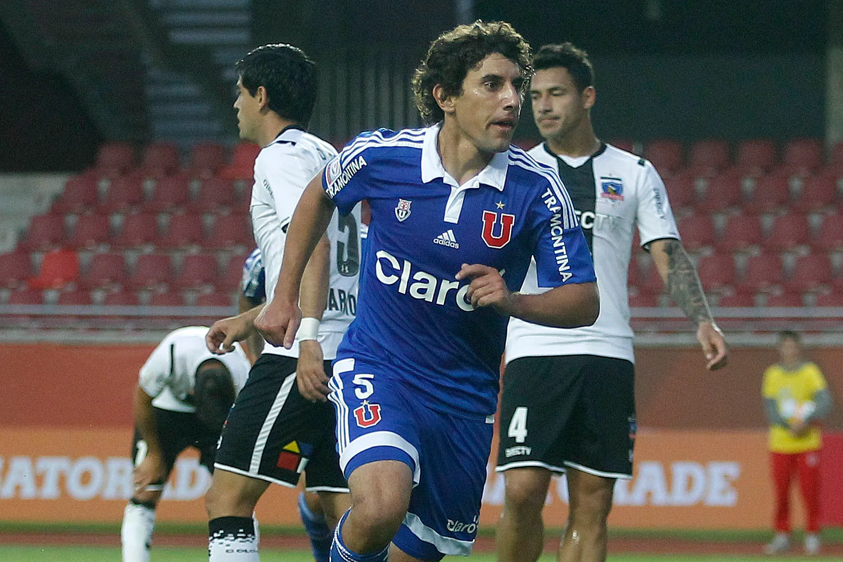 El Chiche Corujo le convirtió un golazo a Colo Colo en la final de la Copa Chile 2015. (Marcelo Hernandez/Photosport).