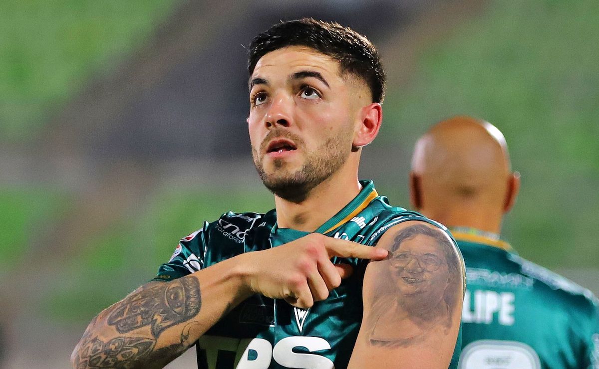Emocionante: Goleador de Wanderers se quiebra en vivo por el día de la madre en la Primera B