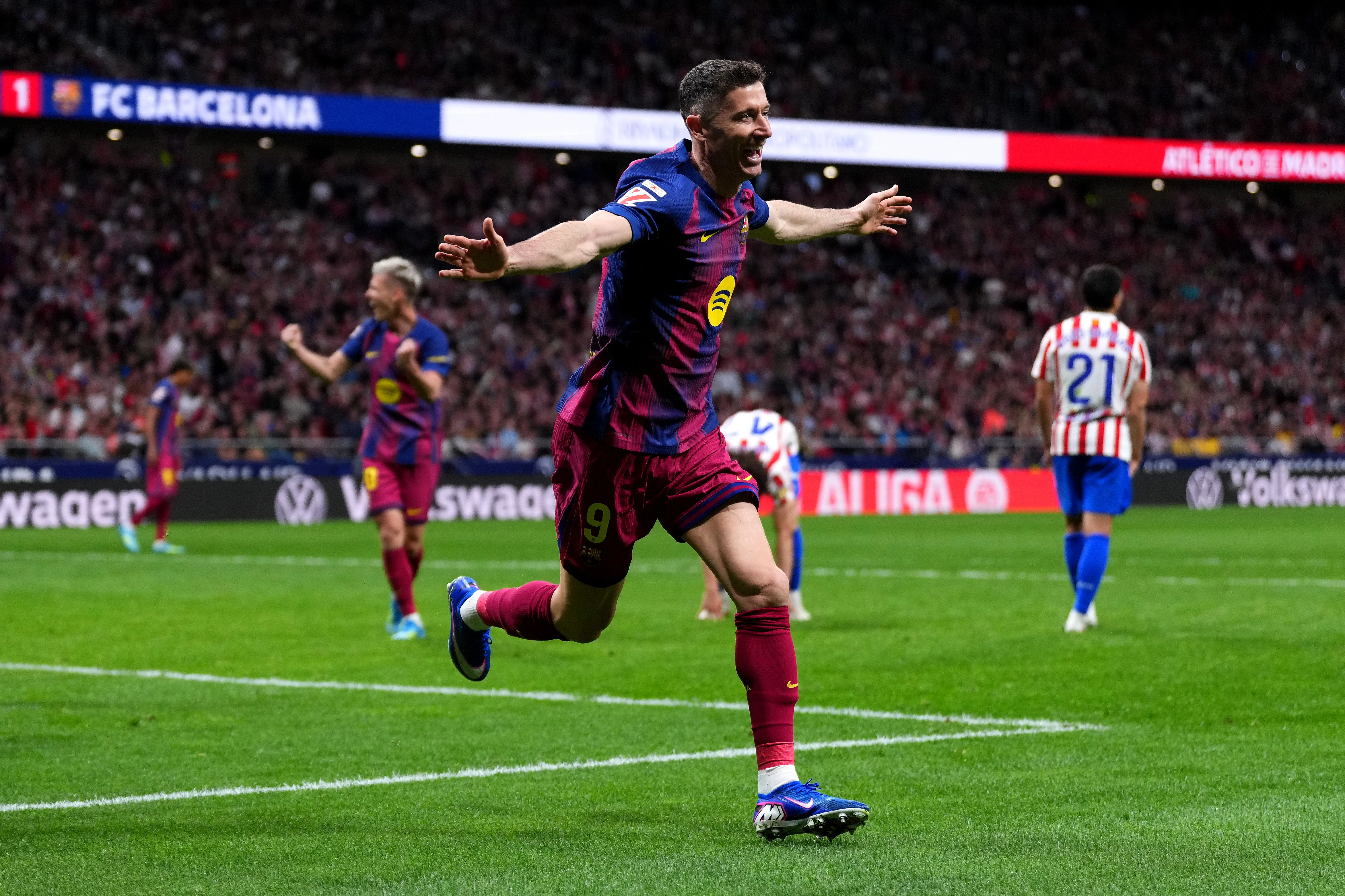 Robert Lewandowski está en la oncena titular. (Photo by Aitor Alcalde/Getty Images)