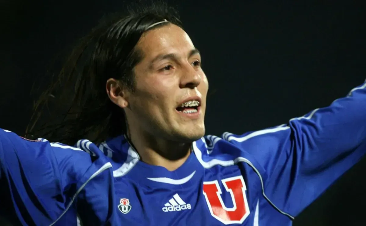 Hugo Droguett con la camiseta de U de Chile. (Foto: archivo)