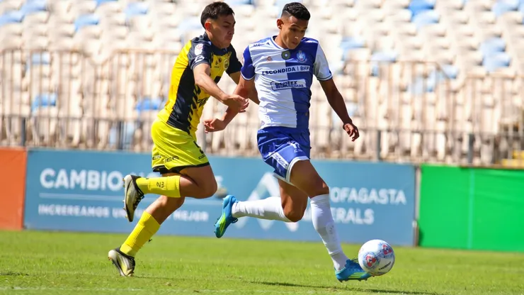 Antofagasta goleó a San Luis y acecha el liderato en Primera B.