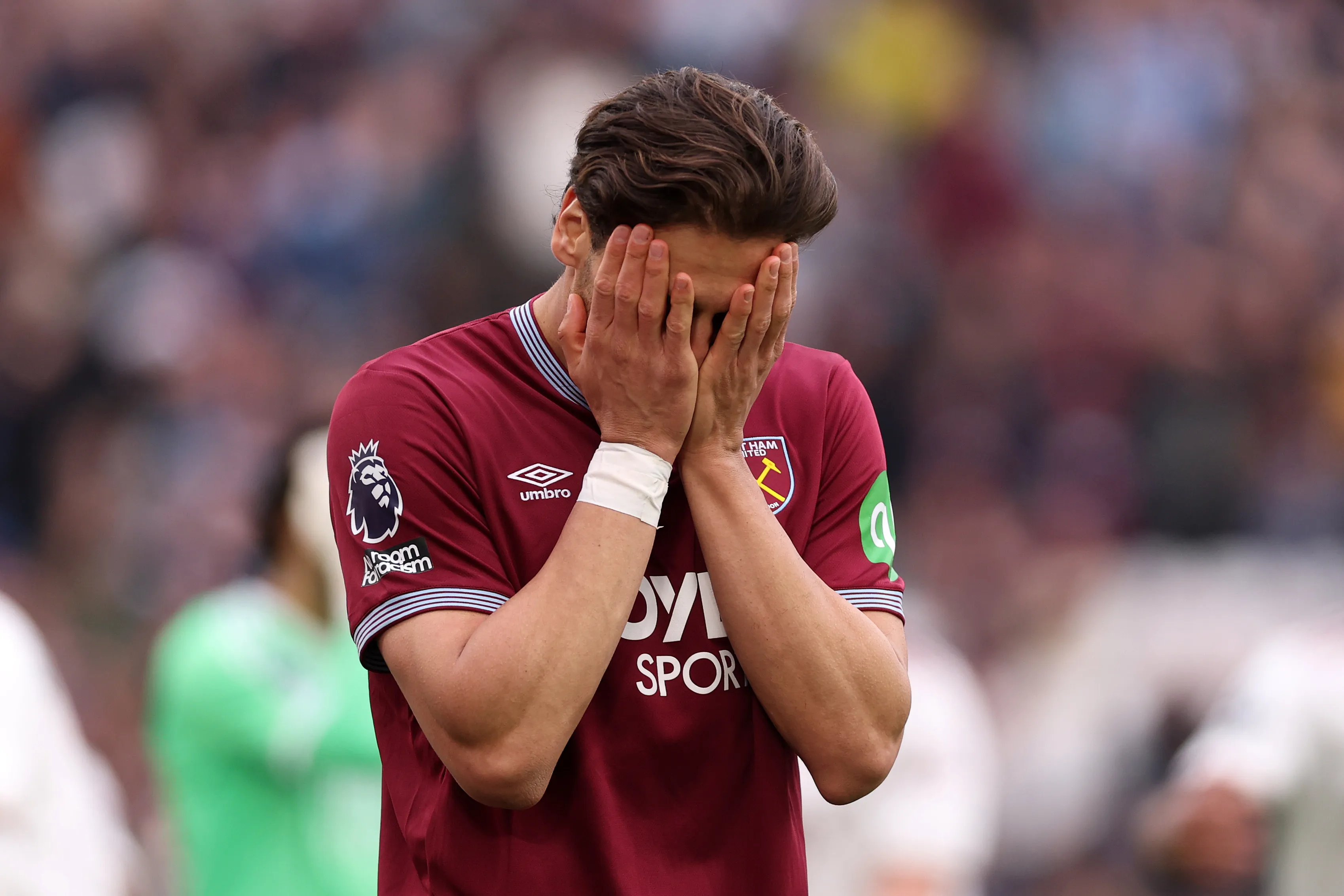Konstantinos Mavropanos del West Ham tras perder con el Arsenal | Getty Images