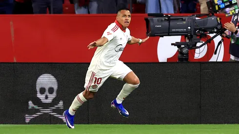 Destacan "pareja" de Alexis en Sevilla: el chileno en modo talismán.