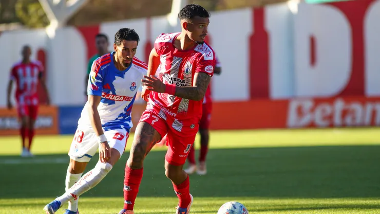 Daniel Gutiérrez es titular en Unión La Calera.
