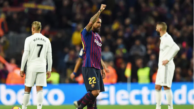 Arturo Vidal festejó al Barcelona campeón contra Real Madrid.