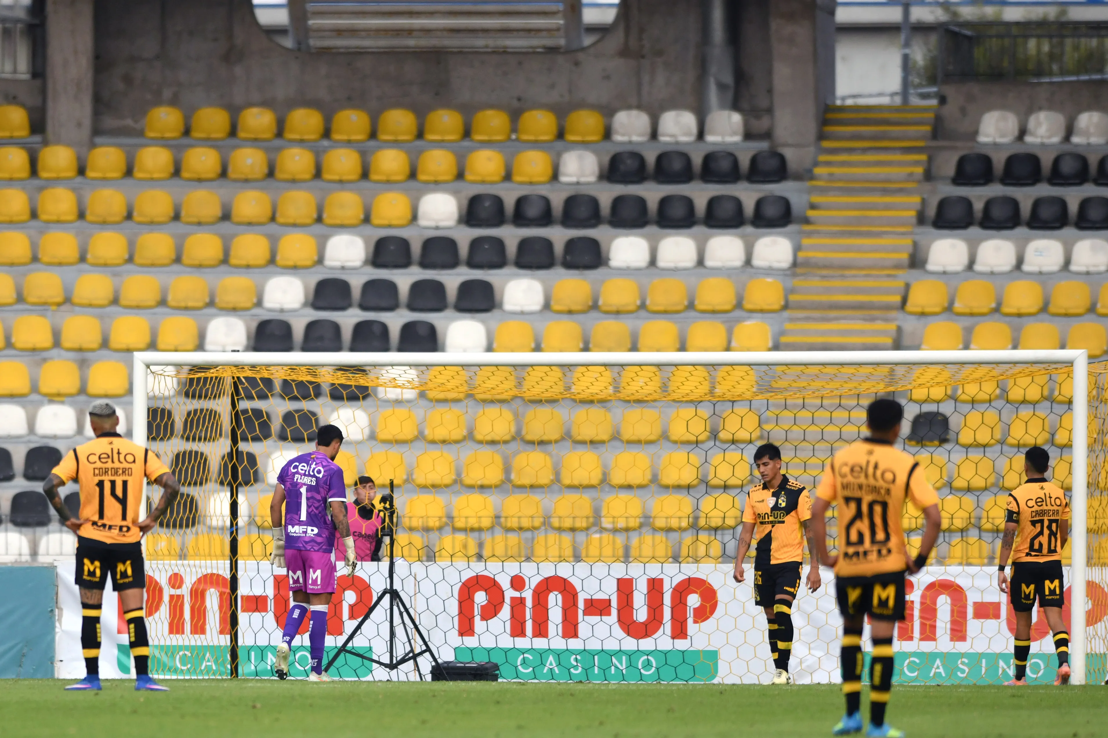 Coquimbo no pudo aguantar la ventaja ante Huachipato. Foto: Alejandro Pizarro Ubilla/Photosport