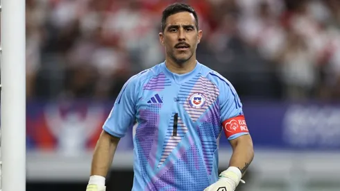 Claudio Bravo, quien volvió a las canchas en el amistoso de leyendas entre RM y Barcelona, cuestionó el nuevo Mundial con 48 selecciones.