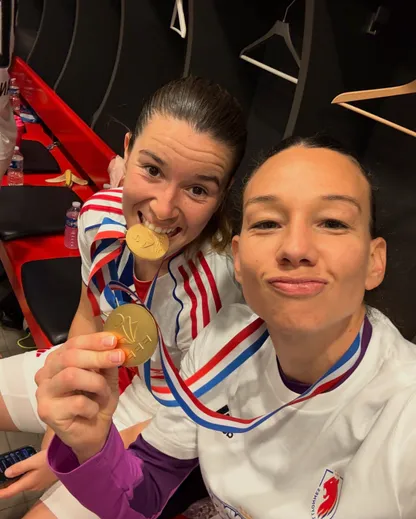 Tiane celebra su décimo título con el Olympique de Lyon – @tianeendler