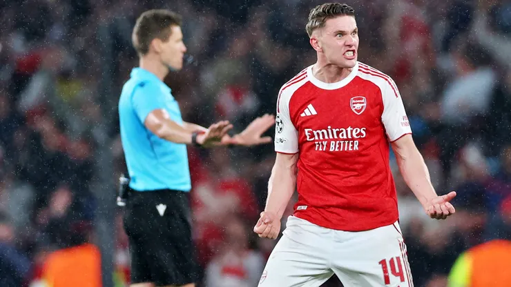 Arsenal celebra por designación arbitral en final de Champions.
