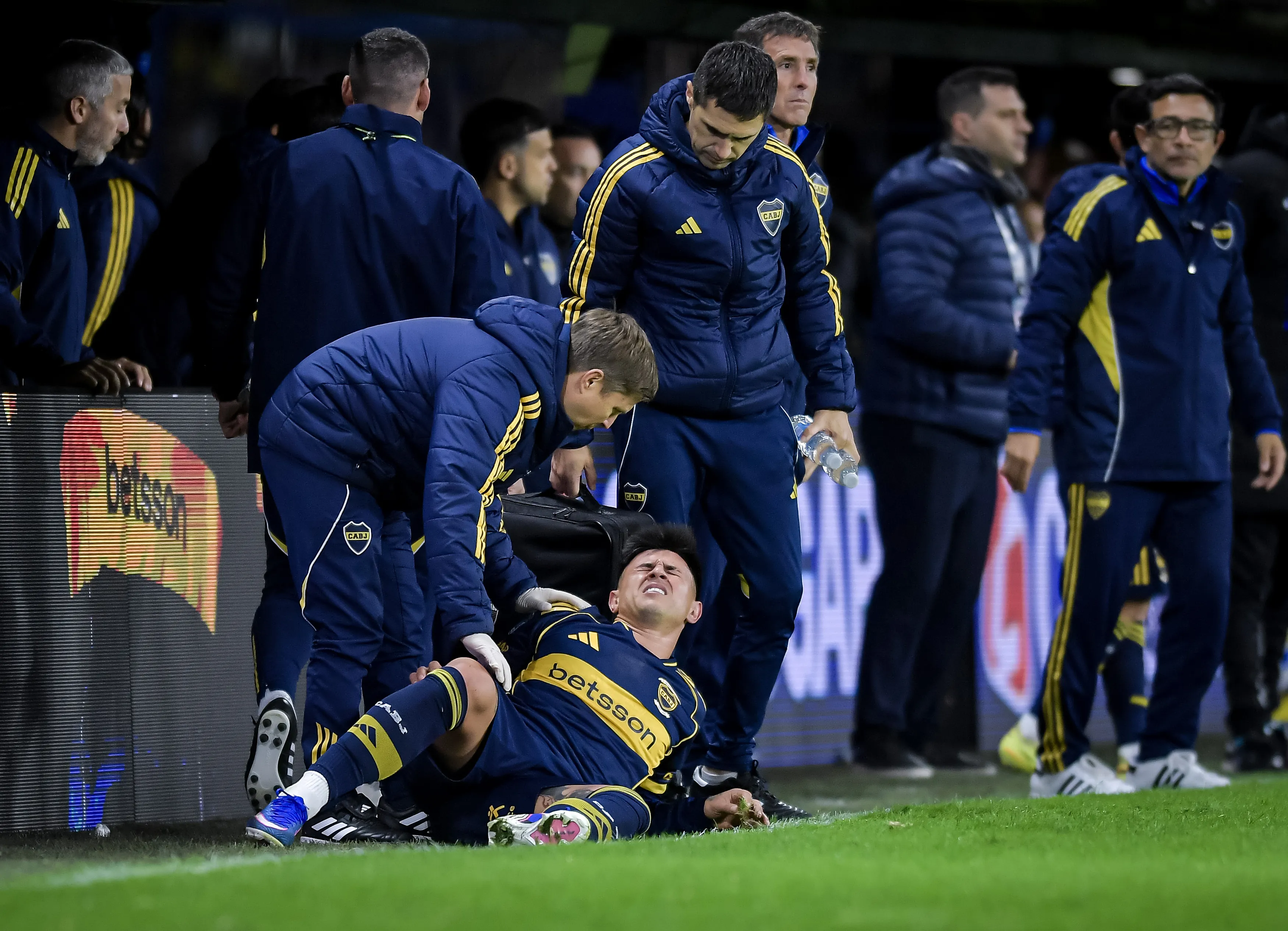 Así quedó Adam Bareiro en La Bombonera. (Marcelo Endelli/Getty Images).