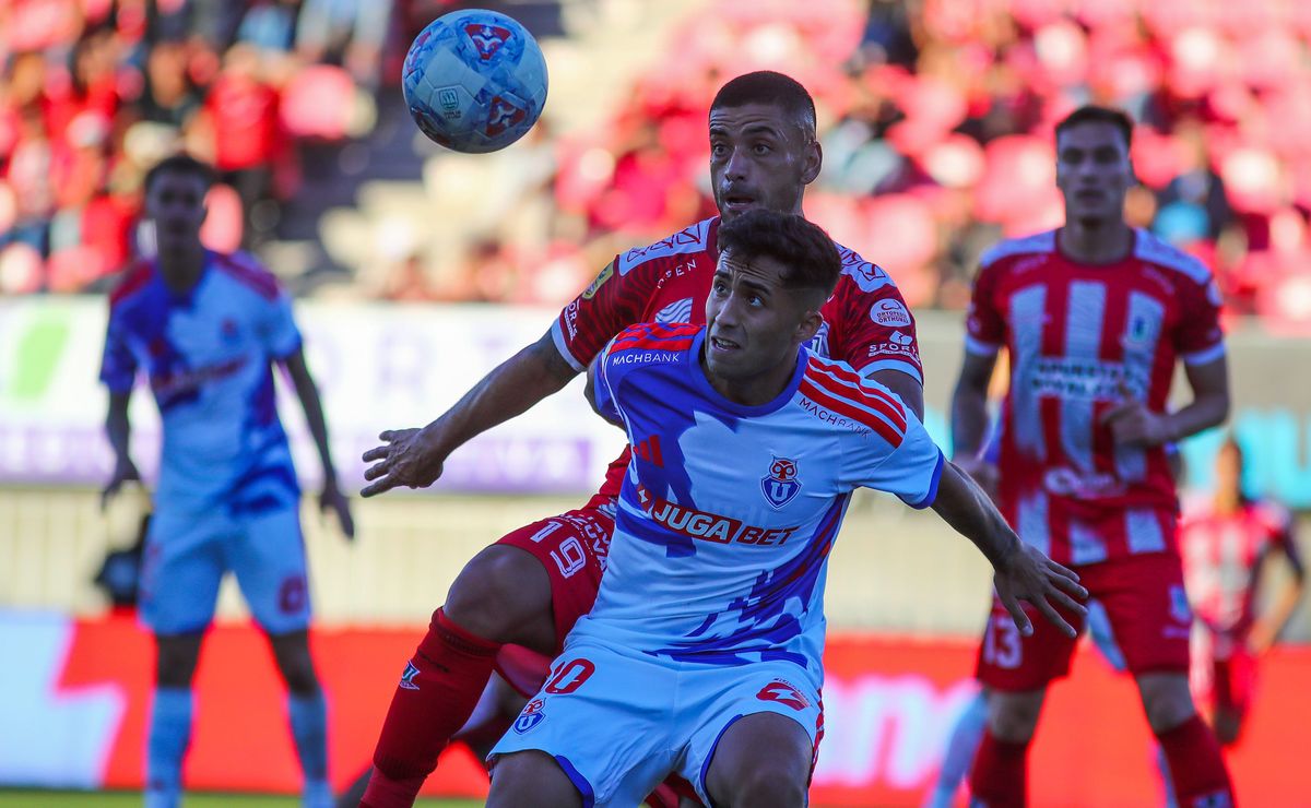 Lucas Assadi se pone metas tras renovar con U de Chile: “Mi objetivo ahora es retomar mi nivel”