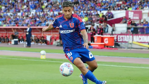 Lucas Assadi firmó hasta 2028 con U de Chile.