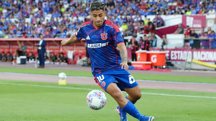 Lucas Assadi firmó hasta 2028 con U de Chile.