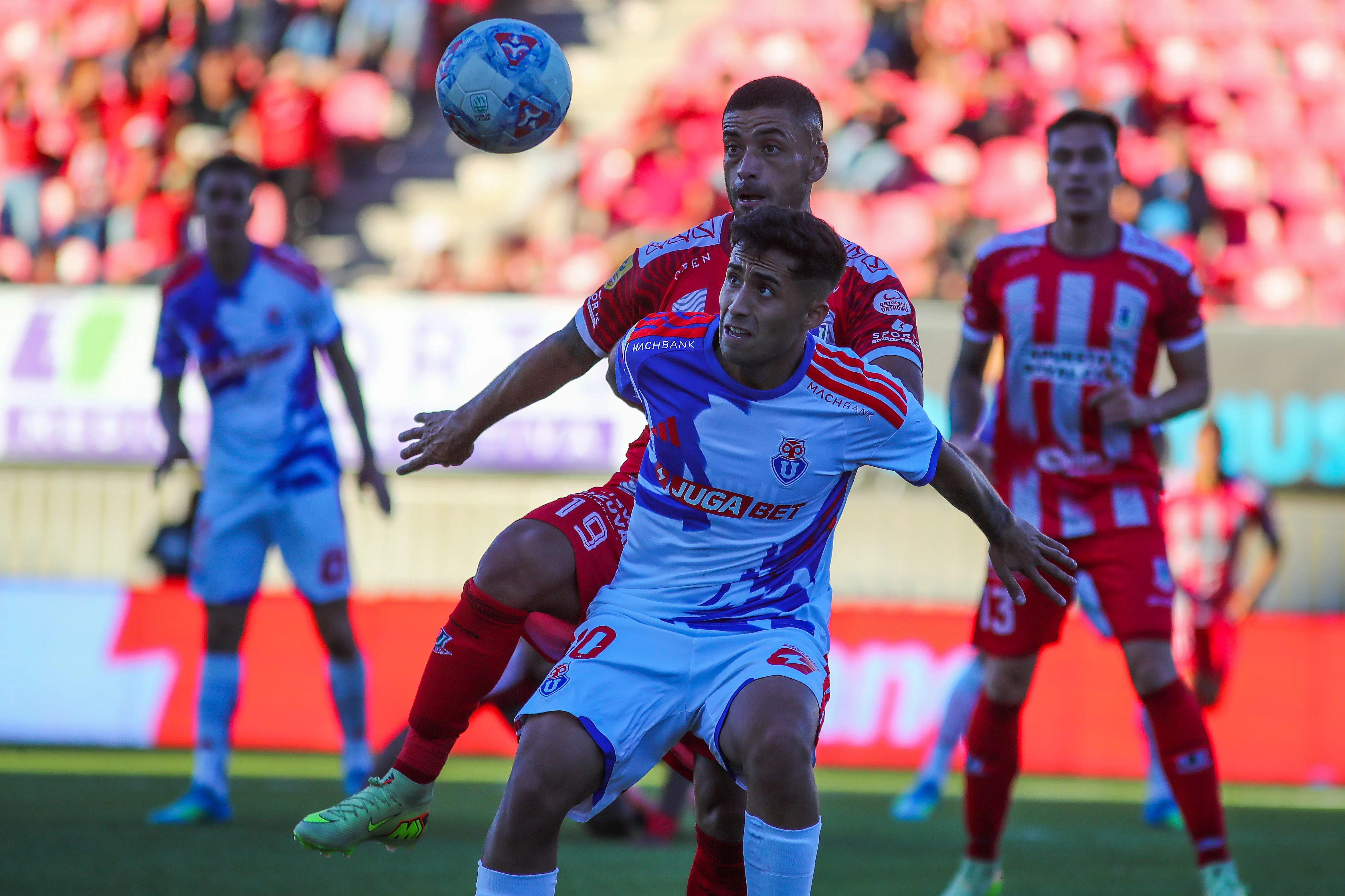 Lucas Assadi no ha podido repetir su buena segunda mitad del 2025 en Universidad de Chile. | Foto: Photosport.