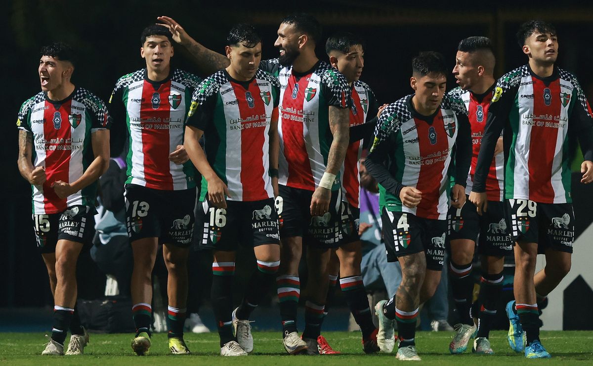 La potente reflexión de Guillermo Farré tras primer triunfo con Palestino: “Van a entrenar con alegría”