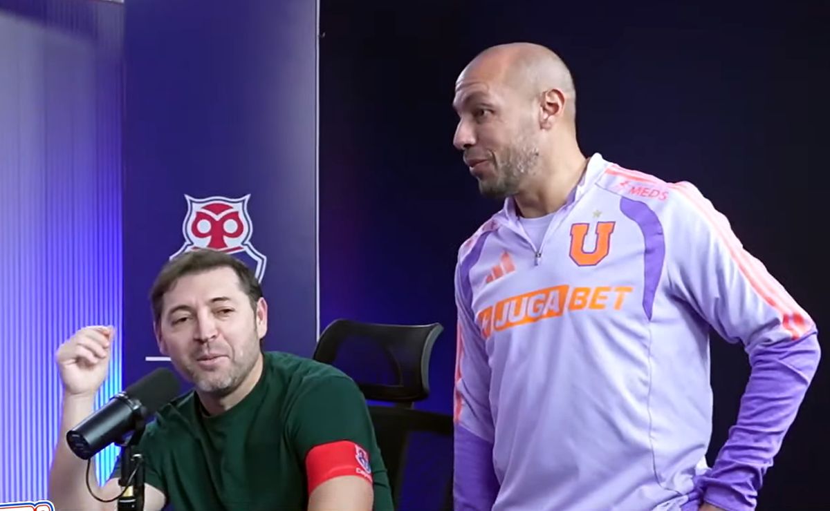 Marcelo Díaz interrumpe entrevista de U de Chile a Pepe Rojas para trolear a la UC por el cotillón