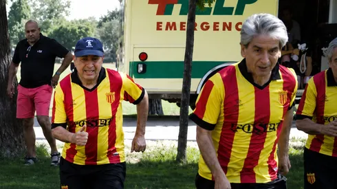 Emilio Sutherland, el tío Emilio, suele jugar fútbol en la LIF.