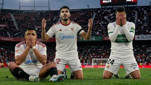 Alexis, Suazo y Cepeda siguen sufriendo por el descenso en España.