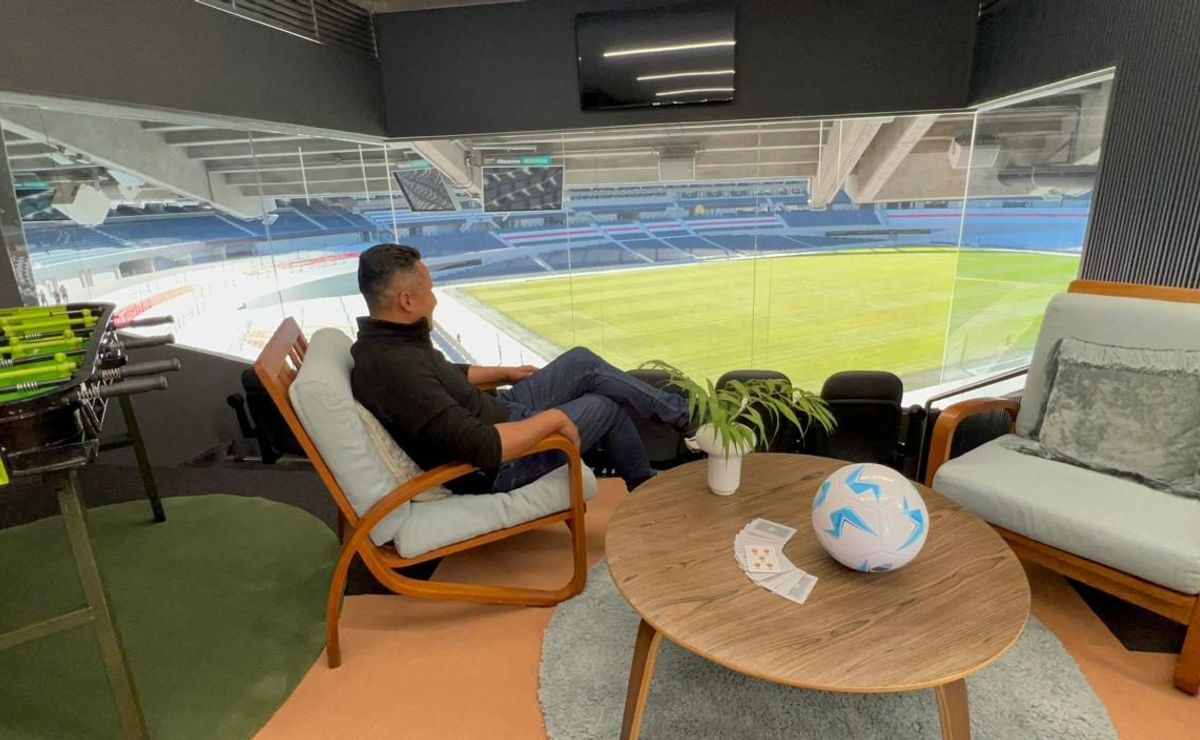 La experiencia Monumental que invita a dormir en el estadio más grande de Sudamérica y con Gonzalo Montiel de anfitrión