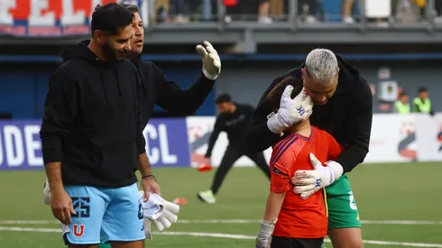Johnny Herrera pide alarga la lista de arqueros de la Roja