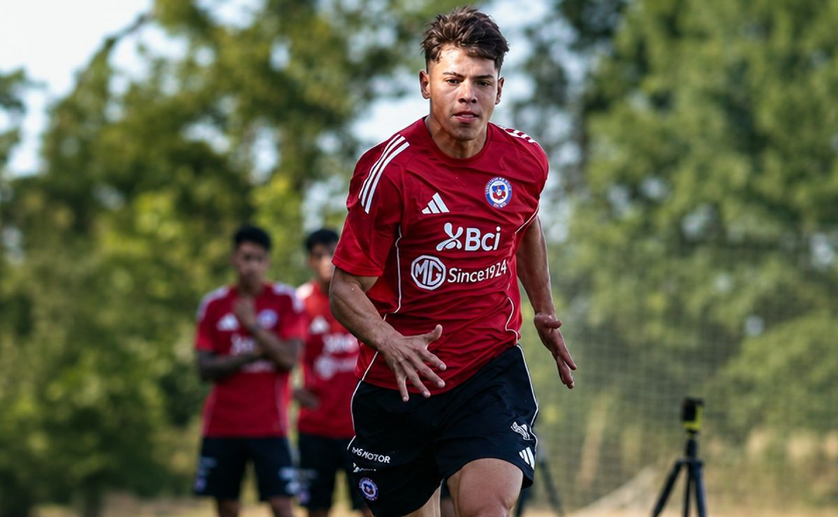 Tiene 19 años, su DT ex Colo Colo dice que “tiene un futuro tremendo” y se sumó a una agencia top de representantes
