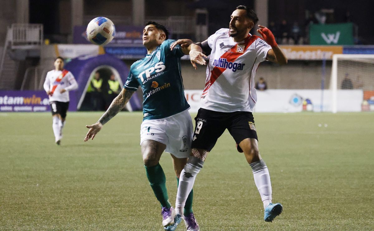 Tras incidentes con Primera B: La drástica medida de Curicó Unido para partido contra Santiago Wanderers