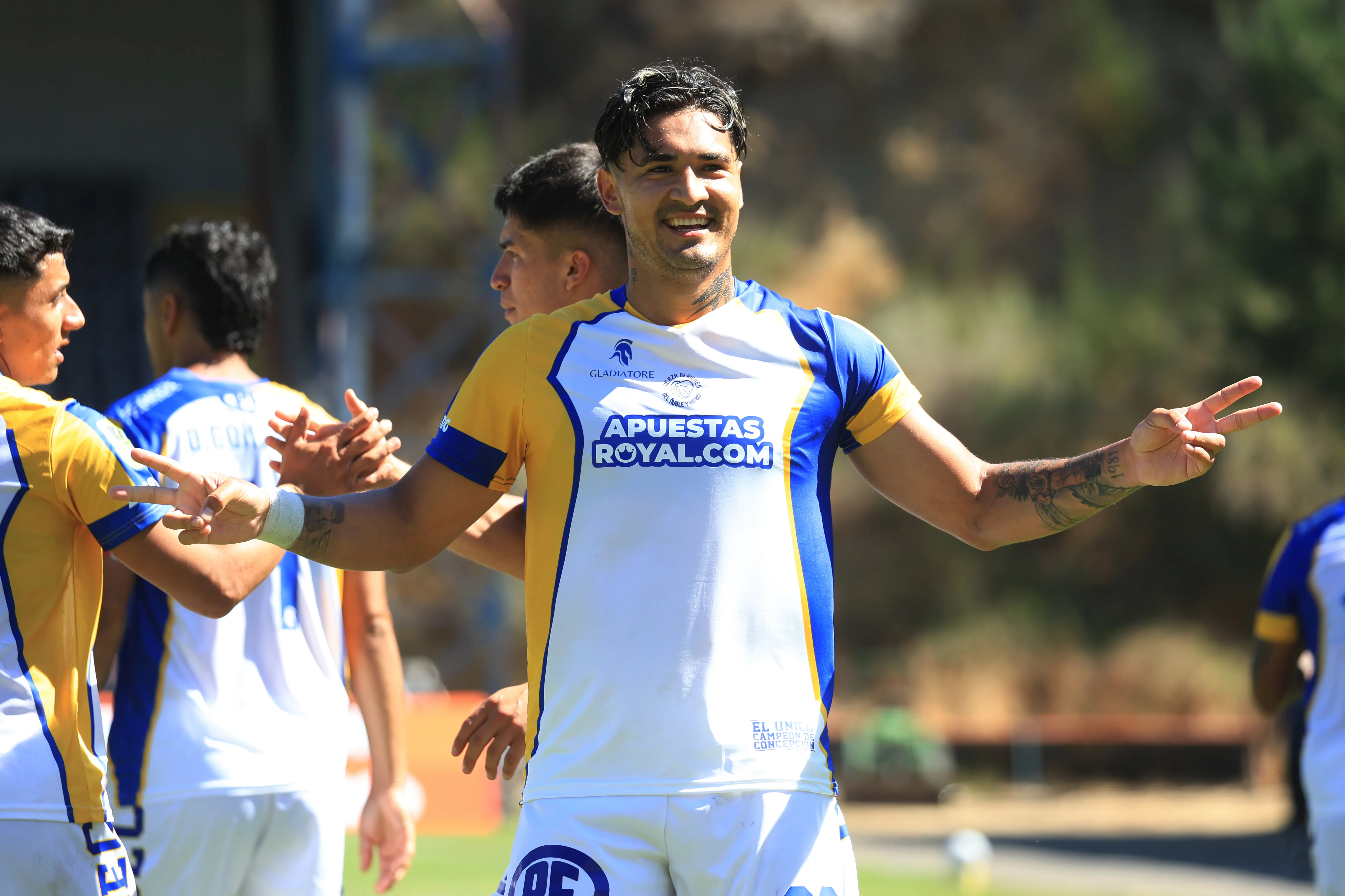 Luis Rojas celebró así su golazo a Coquimbo Unido. (Eduardo Fortes/Photosport).