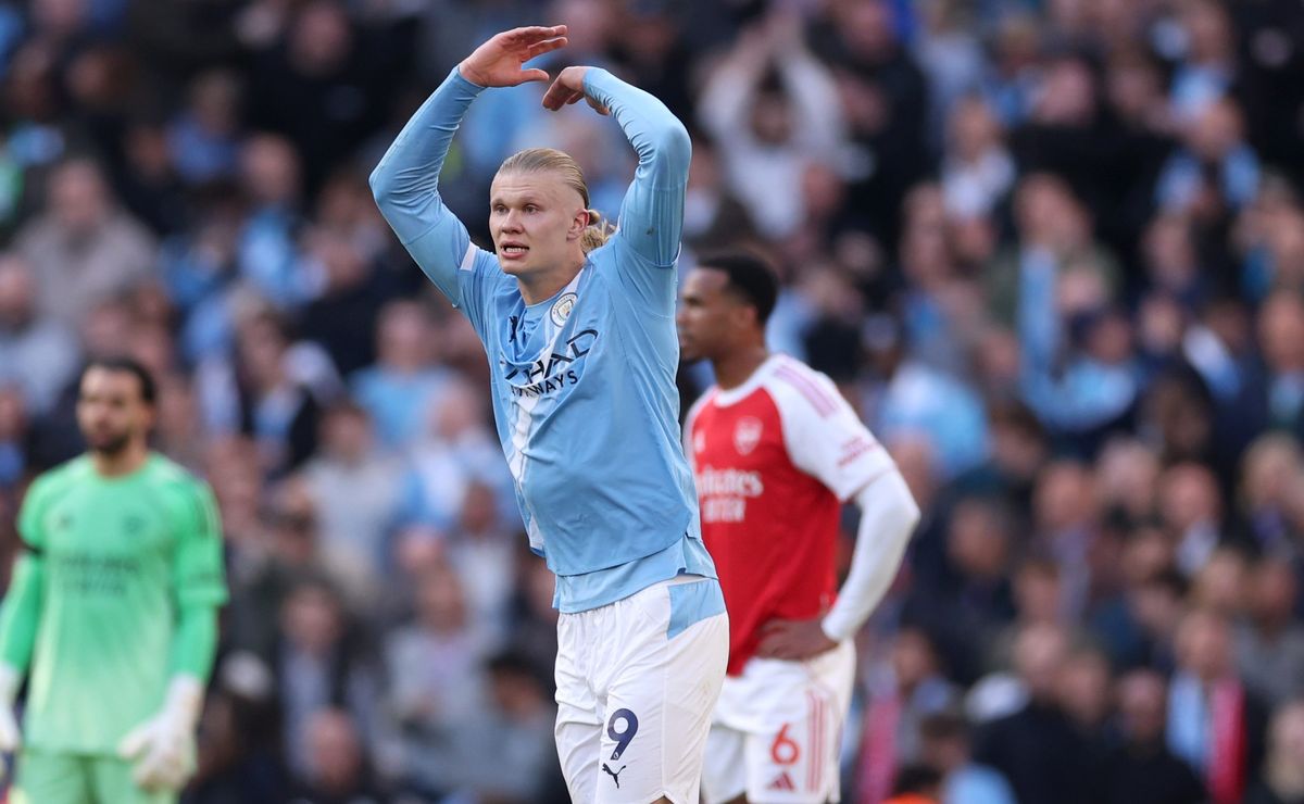 Manchester City presiona a Arsenal en la cima de la Premier League tras ponerse al día
