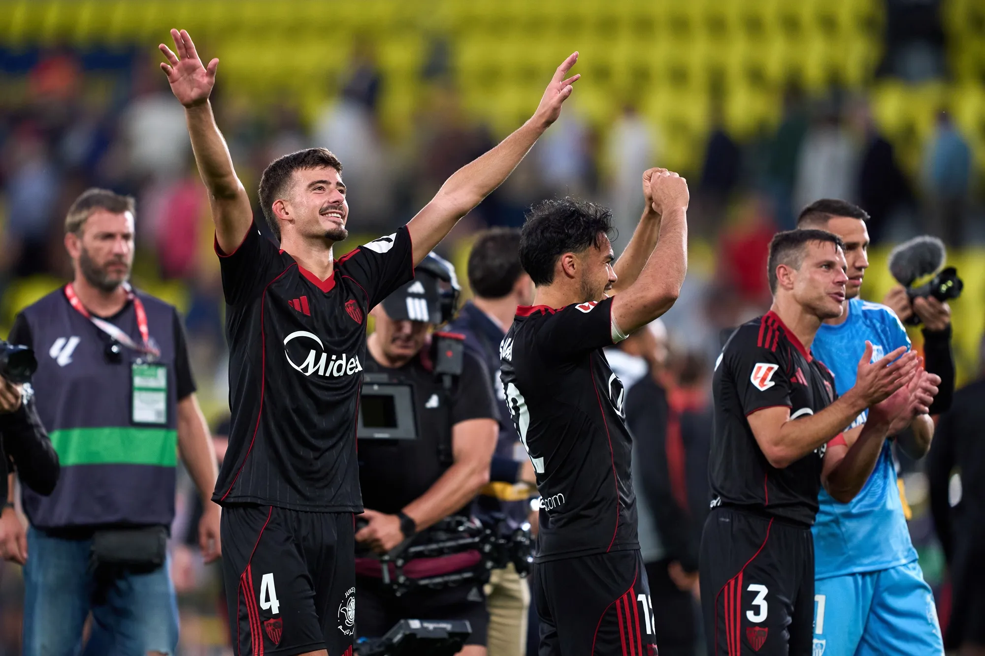 El Sevilla celebró así su triunfo ante el Villarreal. (Mateo Villalba Sanchez/Getty Images).