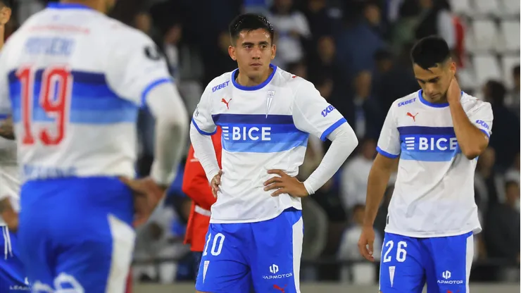 Matías Palavecino paga caro su torpe expulsión en Universidad Católica.