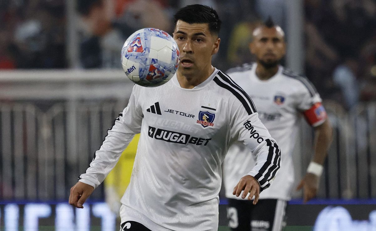 Más problemas en Colo Colo: Alarcón termina lesionado y enciende alarmas para la recta final