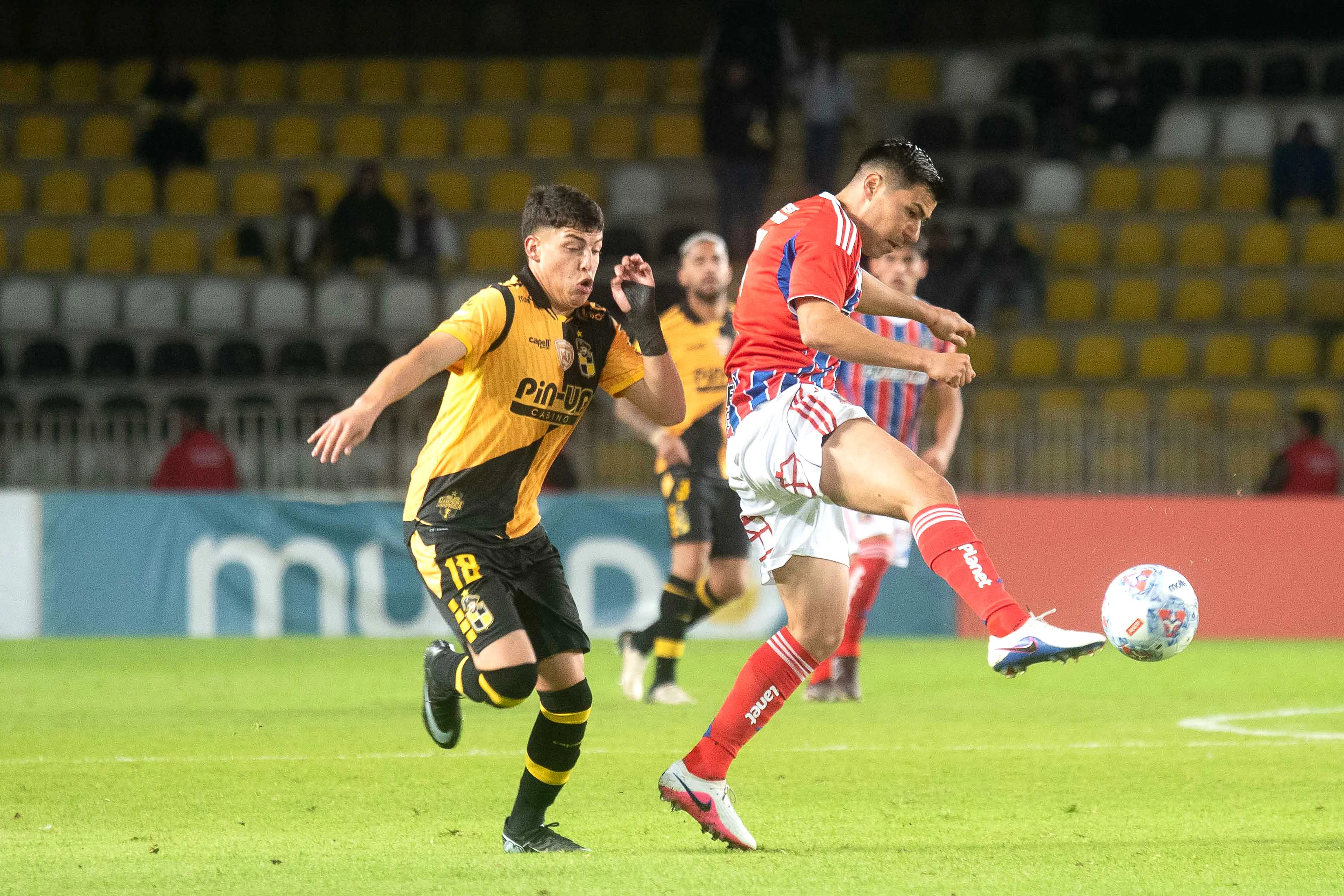 Tomás Alarcón terminó muy mal en Colo Colo luego de la derrota con Coquimbo Unido. Foto: Photosport.