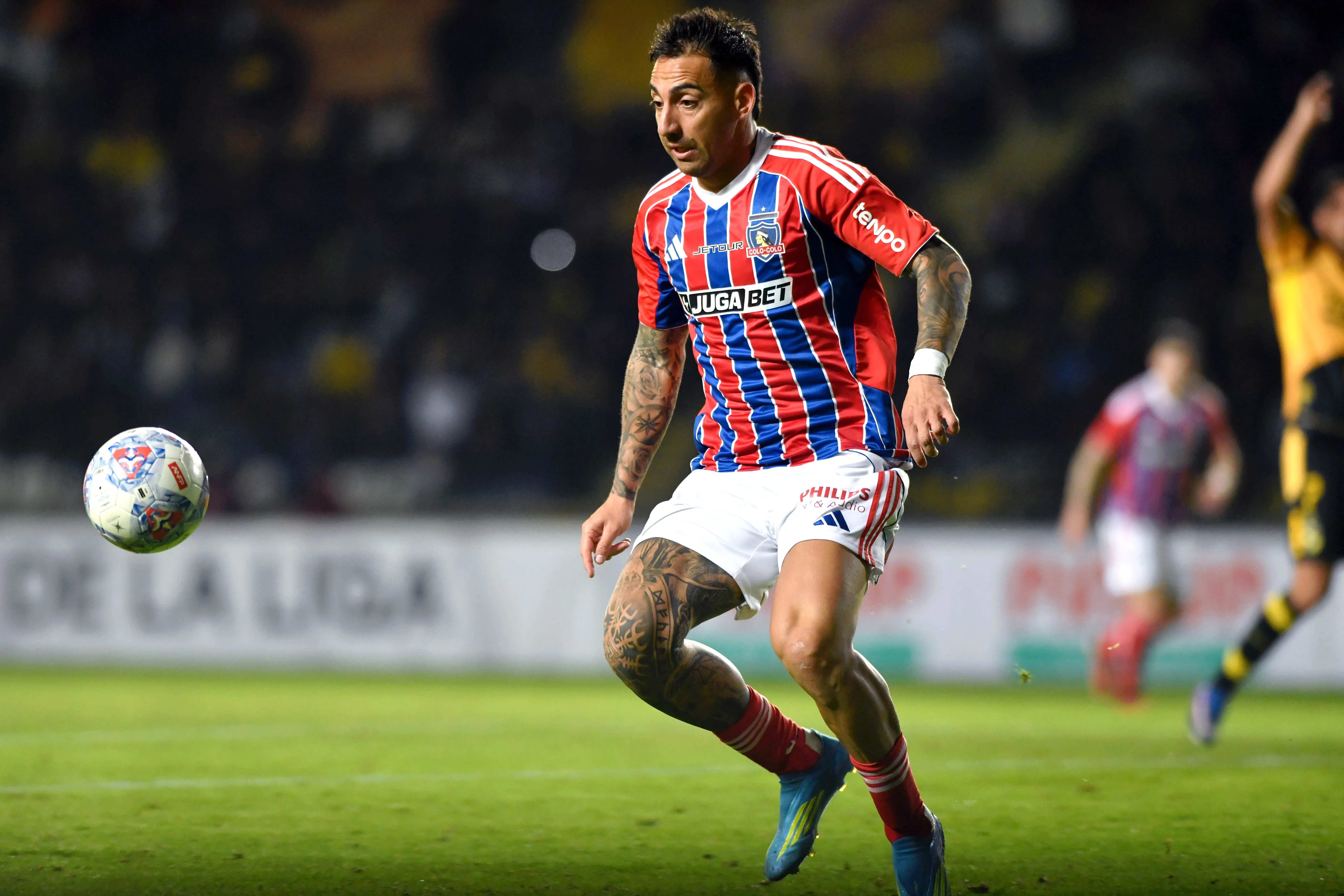 Javier Correa en acción ante Coquimbo Unido en el Sánchez Rumoroso. (Alejandro Pizarro Ubilla/Photosport).