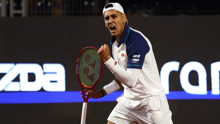 Alejandro Tabilo clasificó a cuartos de final en Valencia.