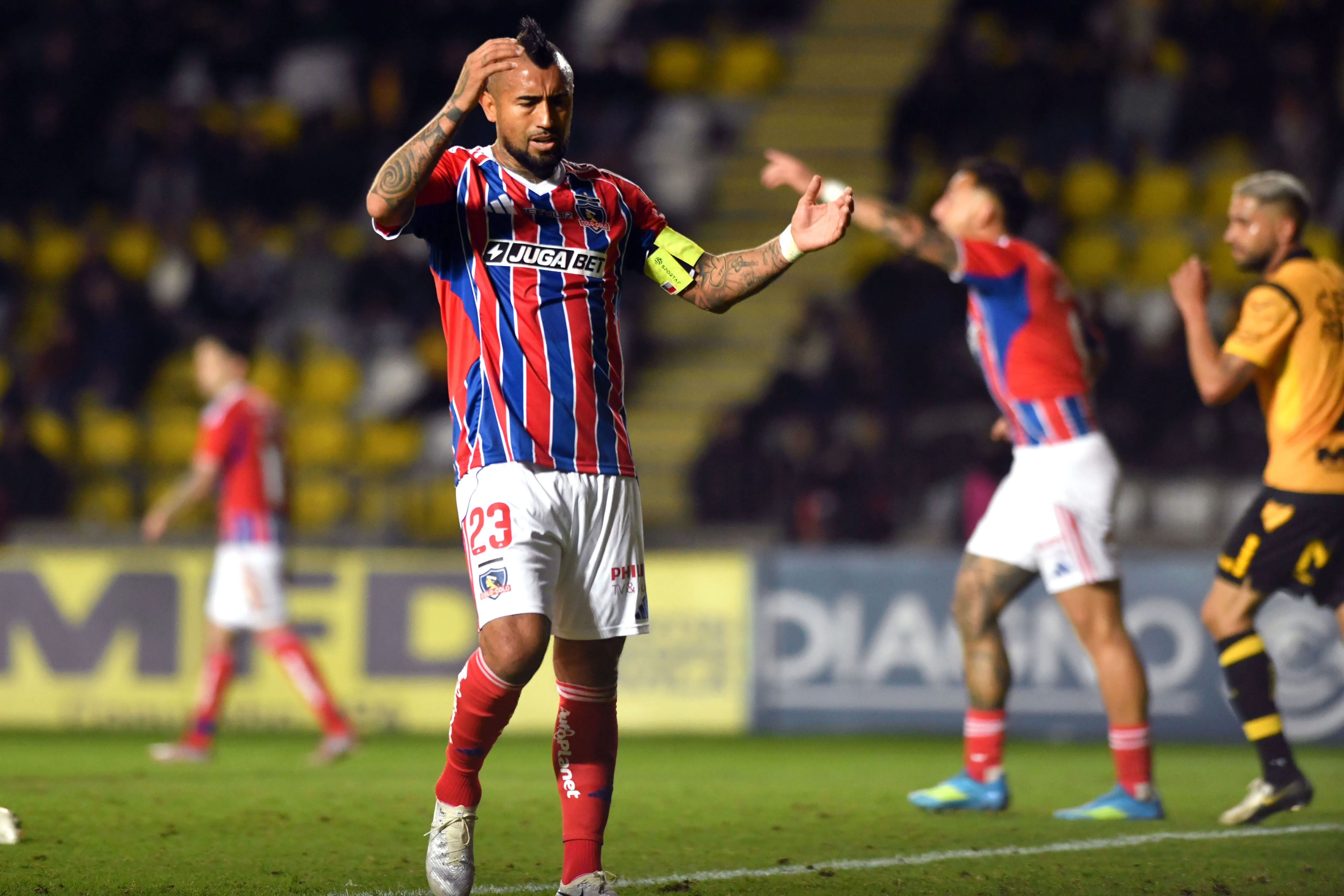 Una de las reacciones de Arturo Vidal durante el duelo ante Coquimbo. (Alejandro Pizarro Ubilla/Photosport).