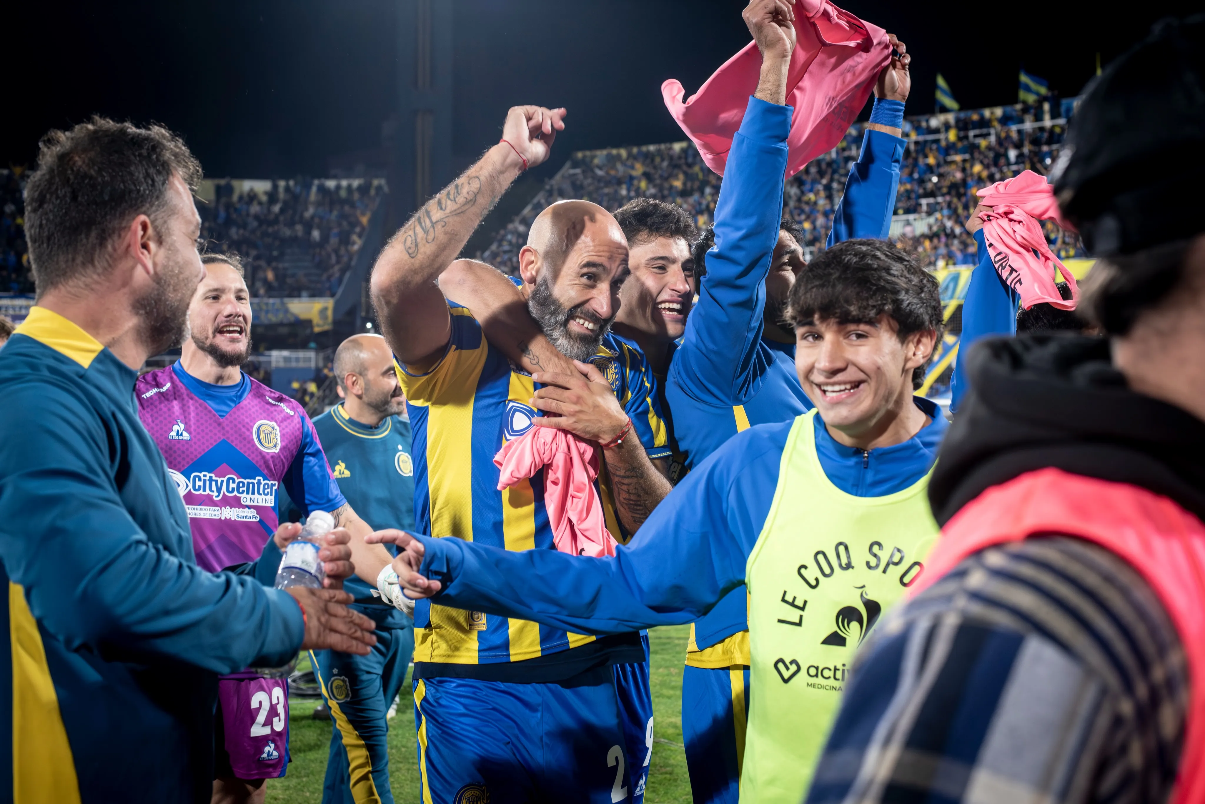 Central celebró el paso a las semifinales en Argentina. Foto: Rosario Central