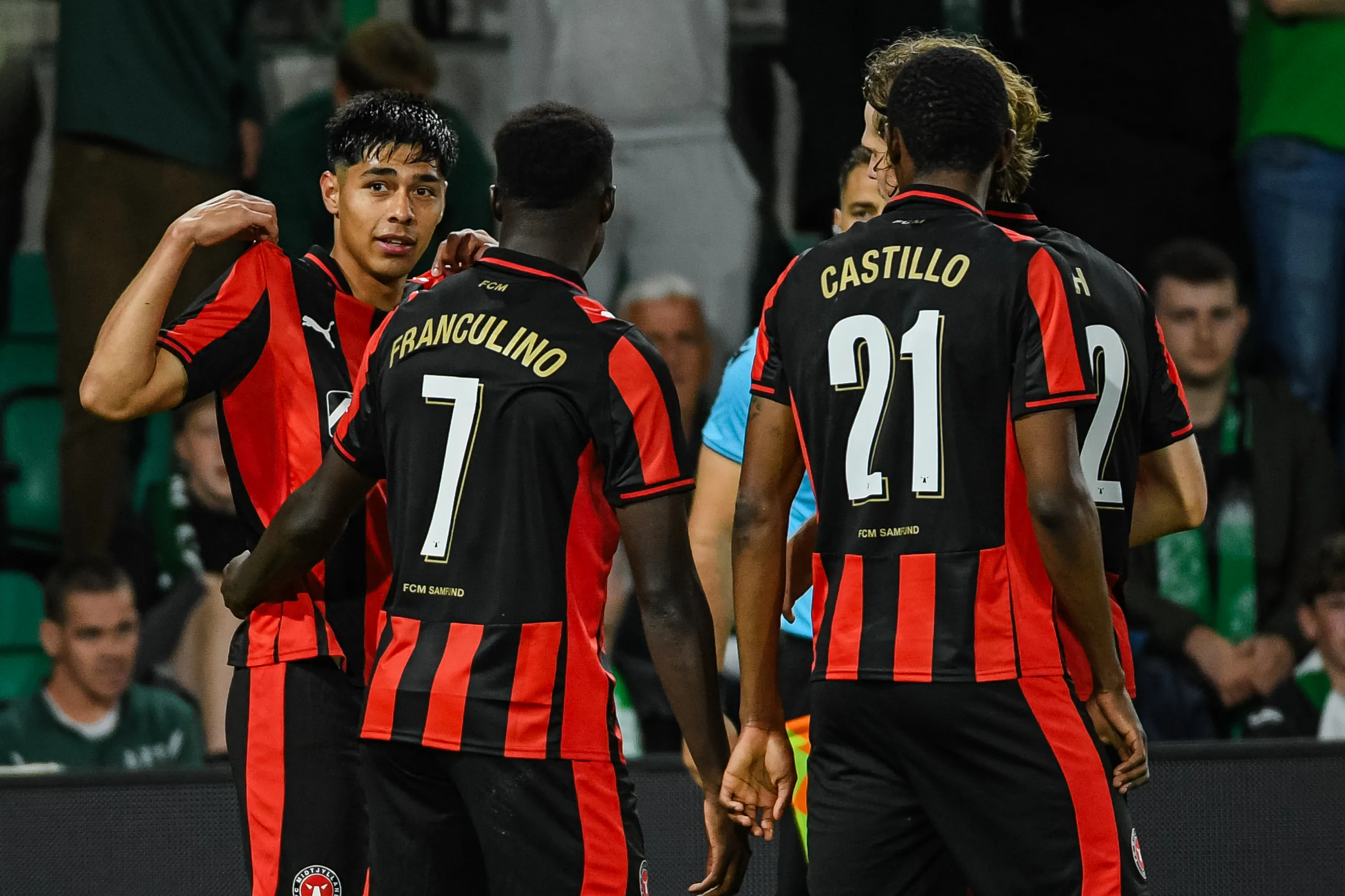 Darío Osorio podría cambiar el FC Midtjylland por la Premier League. (Foto: Euan Cherry/Getty Images)