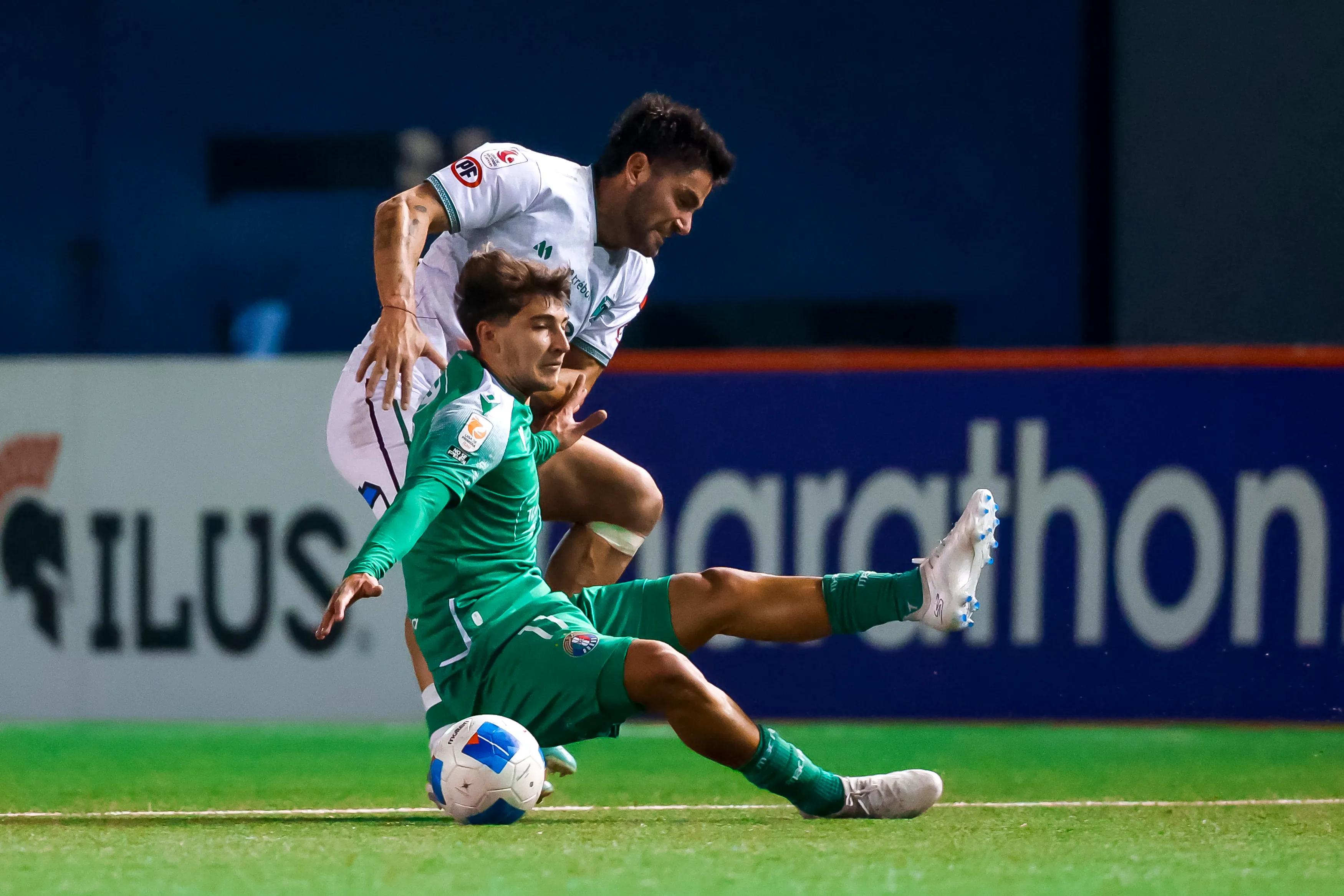 En este partido vs Audax Italiano por la Copa Chile, Magnasco terminó lesionado. (Pepe Alvujar/Photosport).