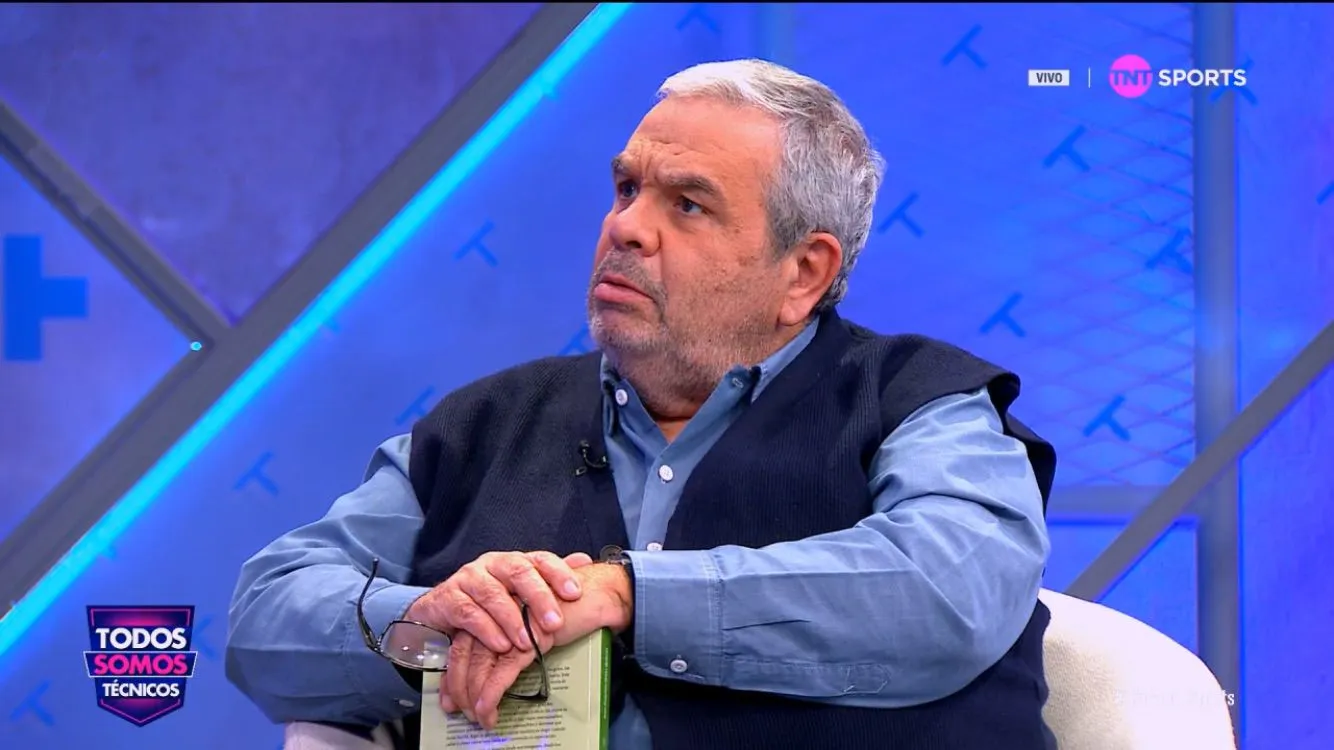 La cara de Aldo Schiappacasse cuando le preguntan si festejó goles de U. de Chile