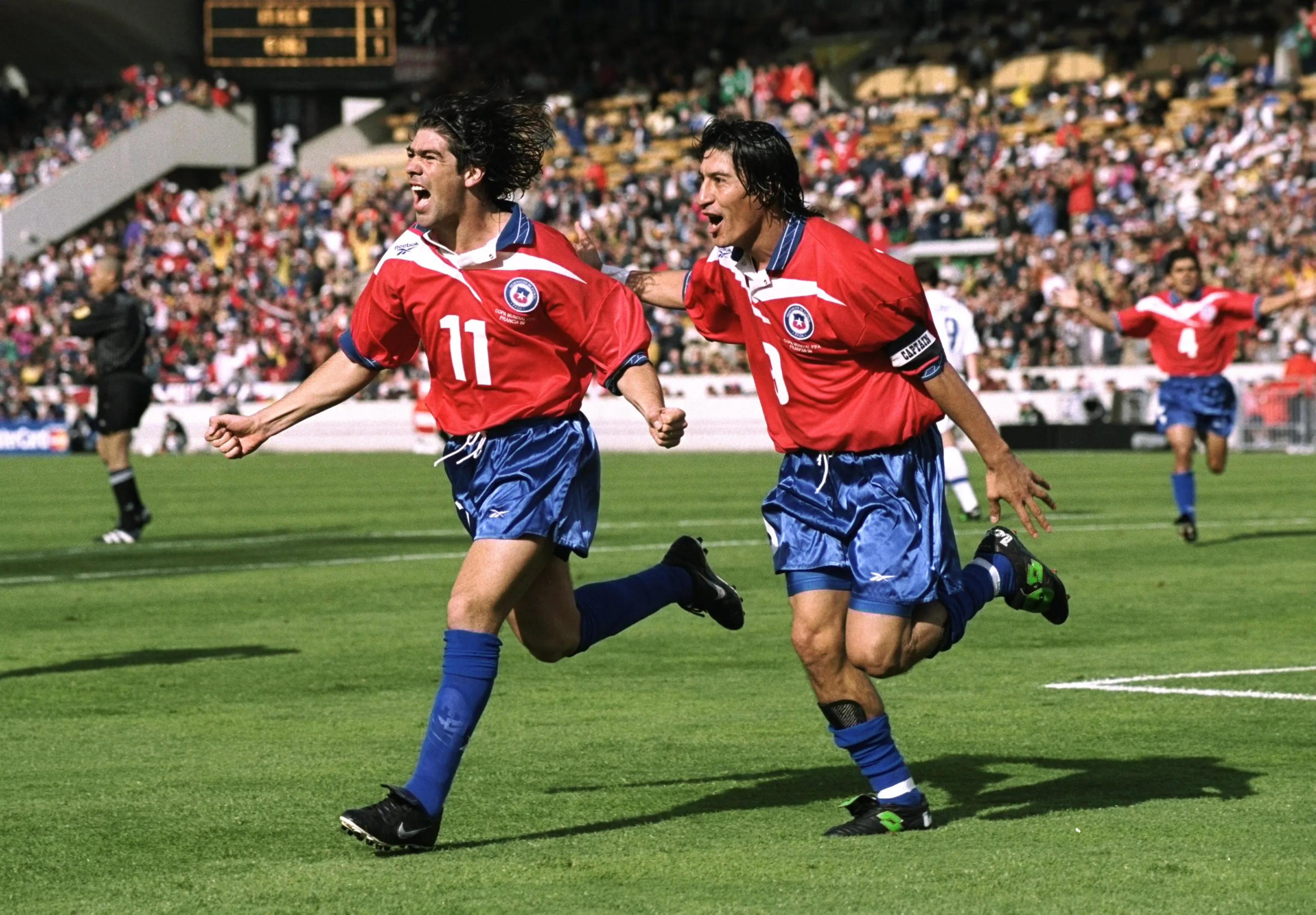 Salas junto a Zamorano en Francia 98