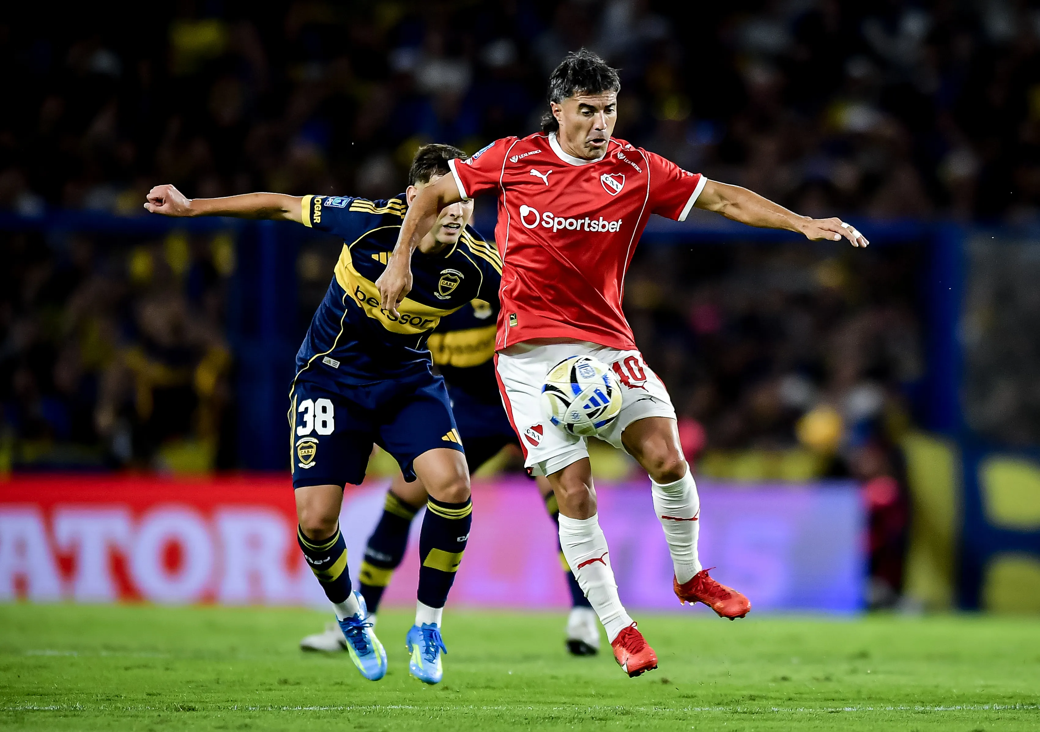 Ignacio Malcorra ante Boca en La Bombonera. (Marcelo Endelli/Getty Images).
