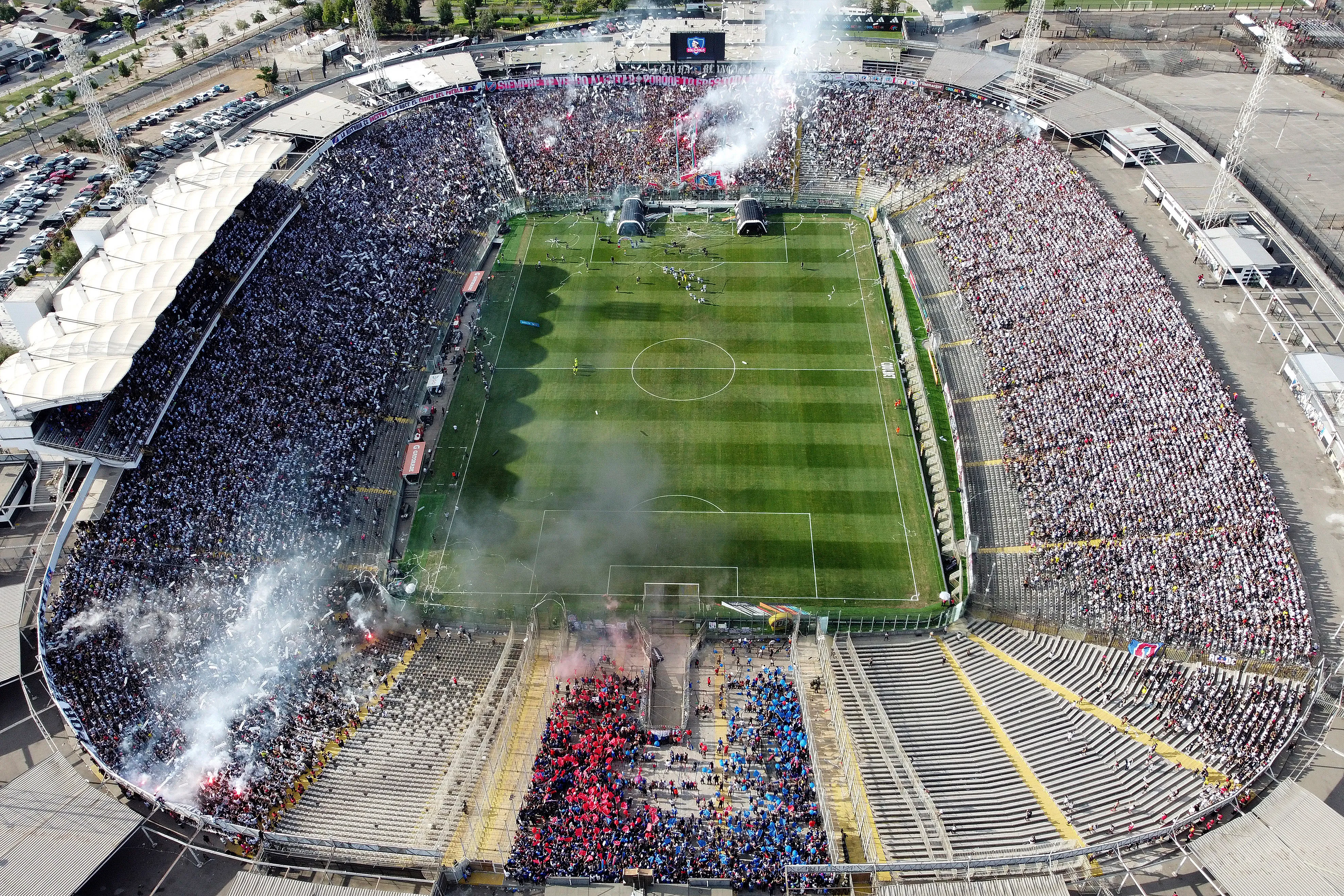 Colo Colo vs U. de Chile en 2023 fue uno de los últimos partidos con ambas hinchadas. Imagen: Photosport