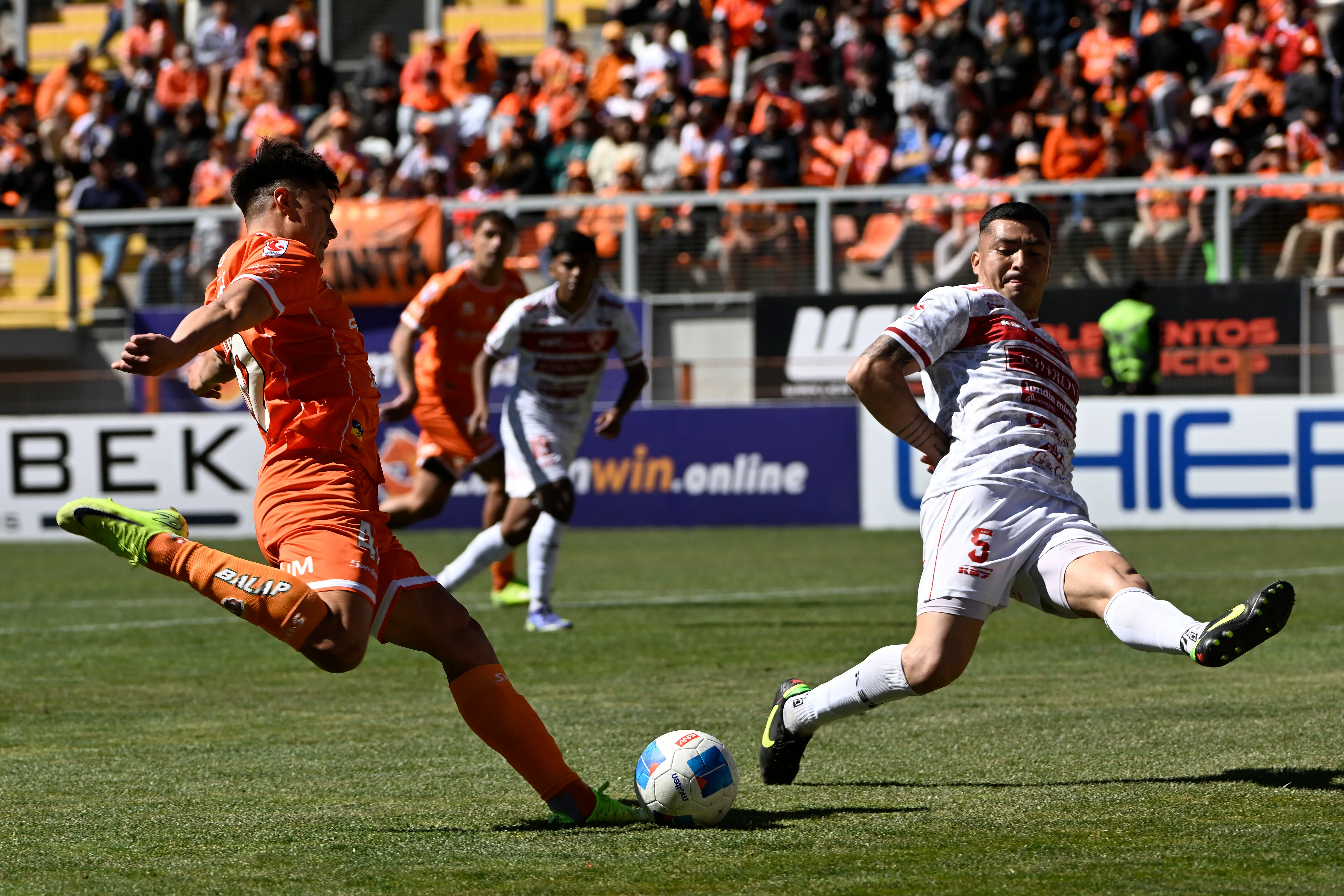 Cobreloa y Copiapó irán en vivo por TNT Sports Premium el día sábado 16 de mayo. (Foto: Pedro Tapia/Photosport)