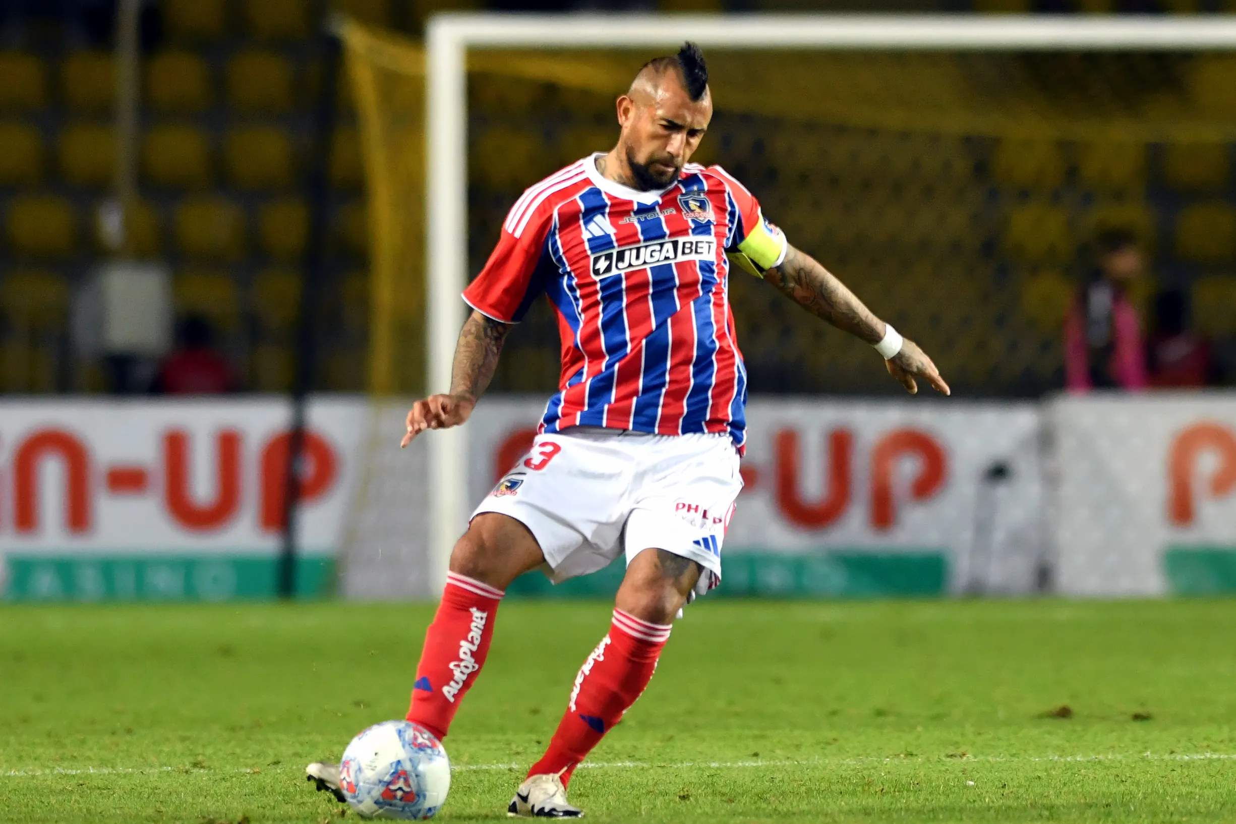 Arturo Vidal volverá a ser titular en Colo Colo este domingo frente a Ñublense.