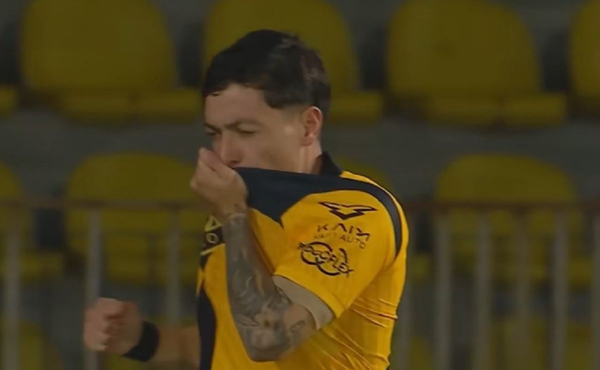Zavala celebró antes de tiempo en triunfo de Coquimbo: Beso el escudo y le cobraron adelantado